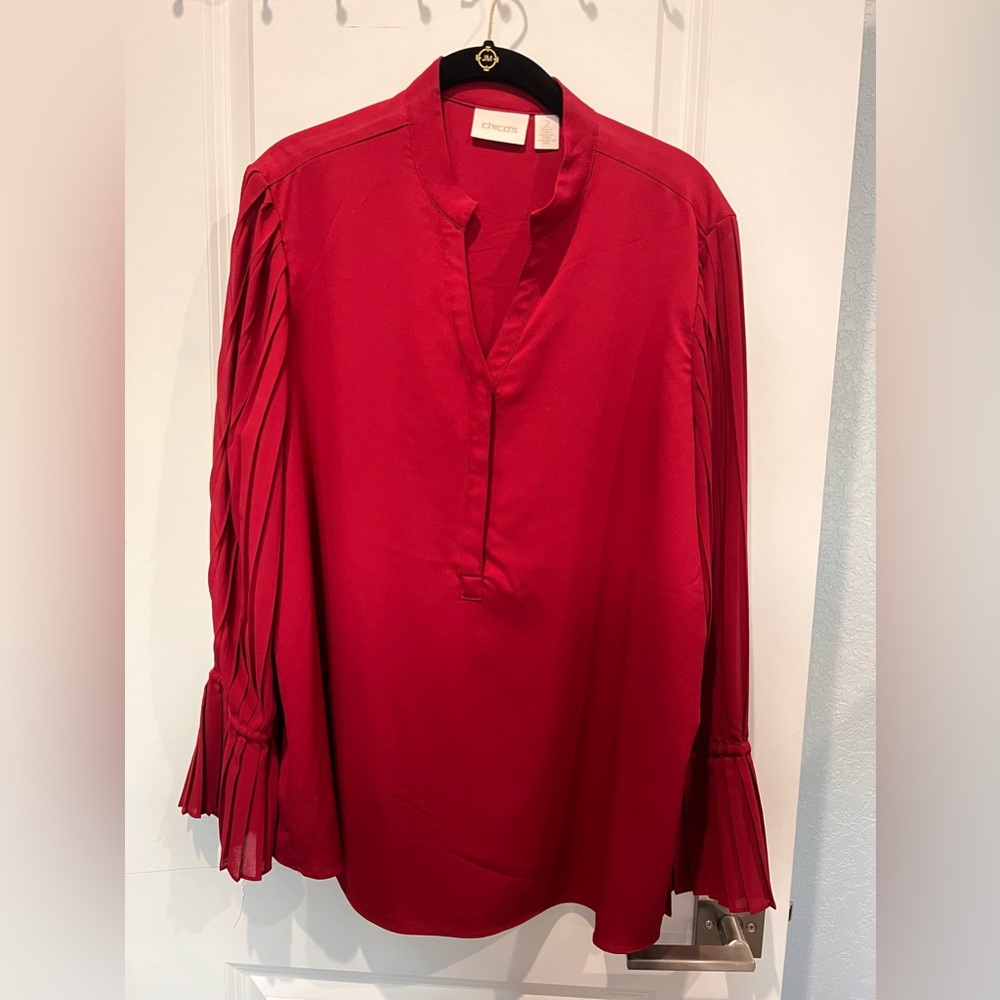 Chico’s pleated sleeve top. Size 2.